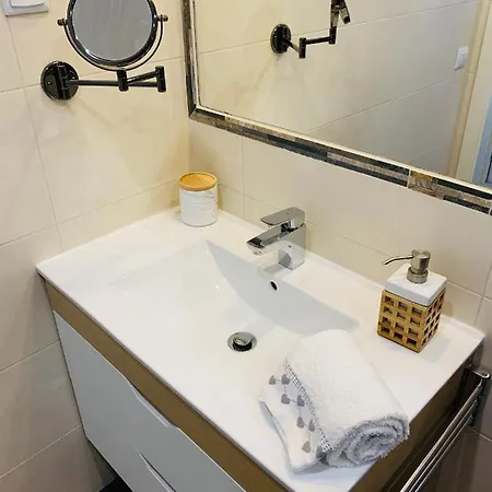 Cosy Modern House - Center - Old Town 别墅